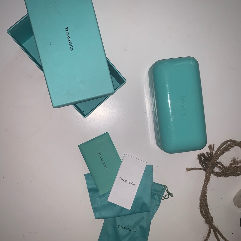 Tiffany’s Sunglass Case w Authenticity Cards